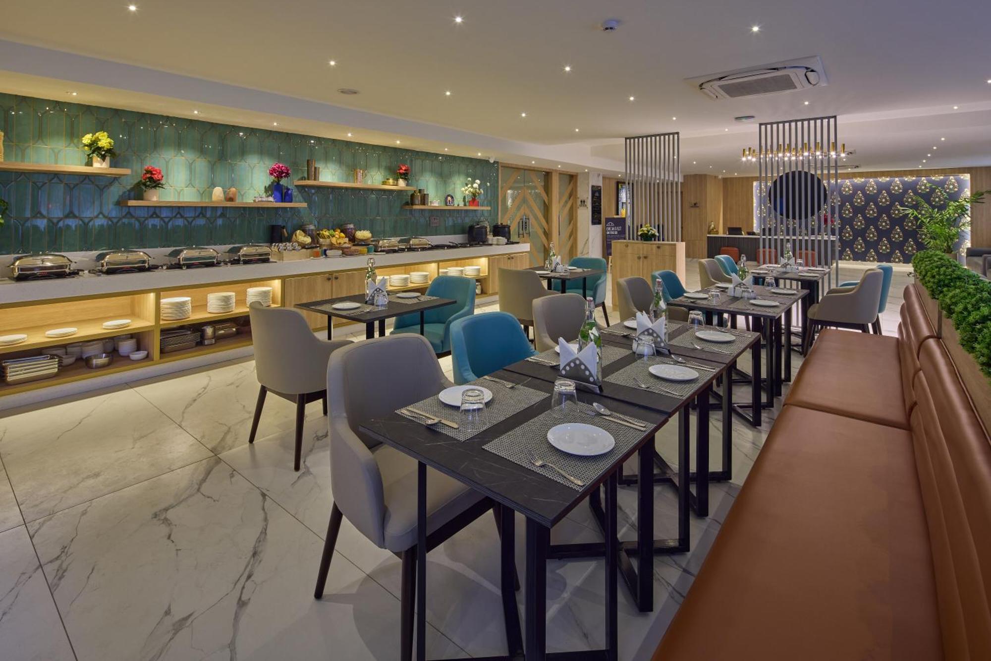 Grand Continent Hebbal A Sarovar Portico Affiliate Hotel Bangalore Exterior foto
