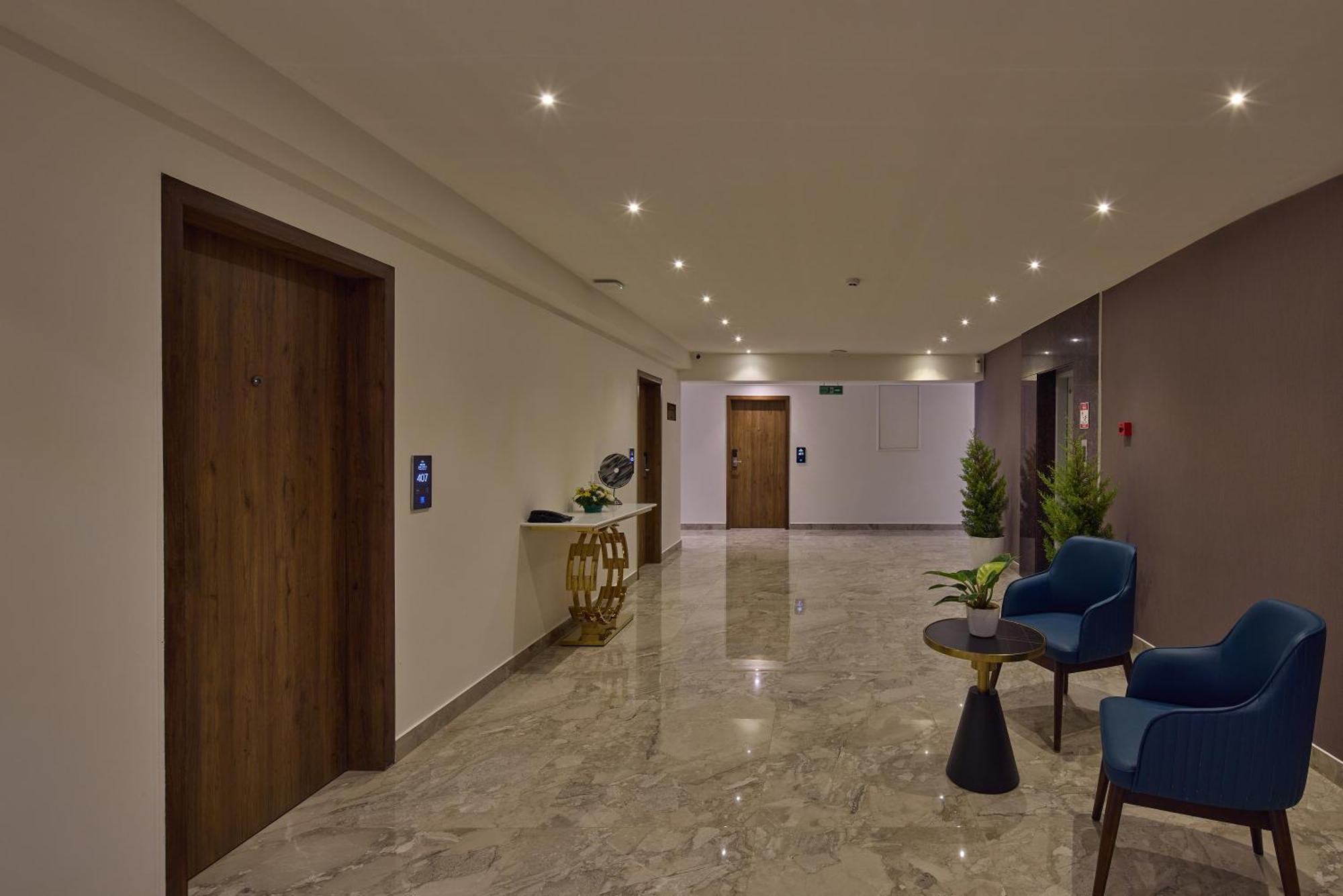 Grand Continent Hebbal A Sarovar Portico Affiliate Hotel Bangalore Exterior foto